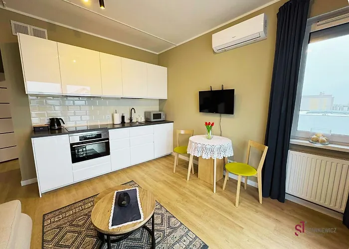 Sloneczny Niepodleglosci Parking شقة ليشنو