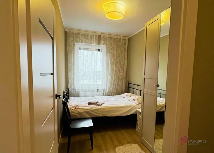 Sloneczny Niepodleglosci Parking شقة ليشنو