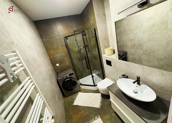 Sloneczny Niepodleglosci Parking شقة