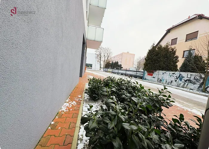 Sloneczny Niepodleglosci Parking ليشنو